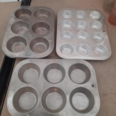 MUFFIN PANS