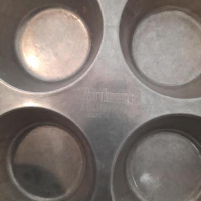 MUFFIN PANS