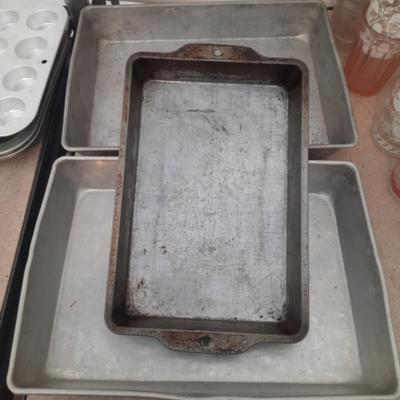 METAL CAKE PANS