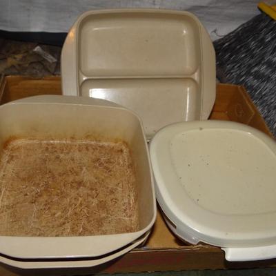 VINTAGE PLASTIC COOKWARE