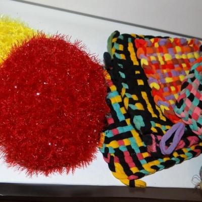 VARIETY OF HANDMADE POT HOLDERS AND SCRUBBERS