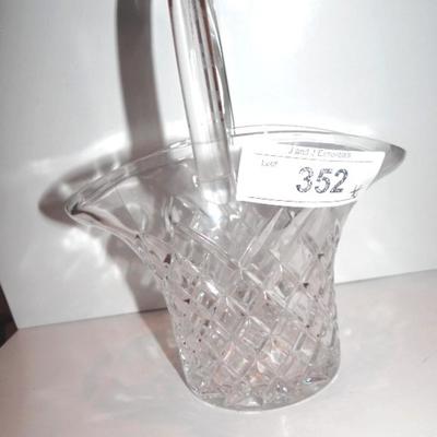 DIAMOND POINT CLEAR GLASS BASKET