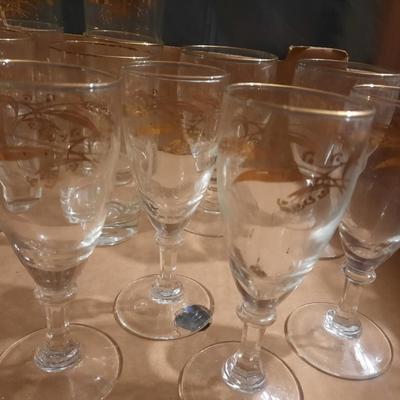 HUGE SET W/ MANY SIZES vintage cordial glasses wit