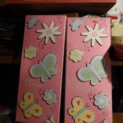 PAIR OF GIRLS WALL ART