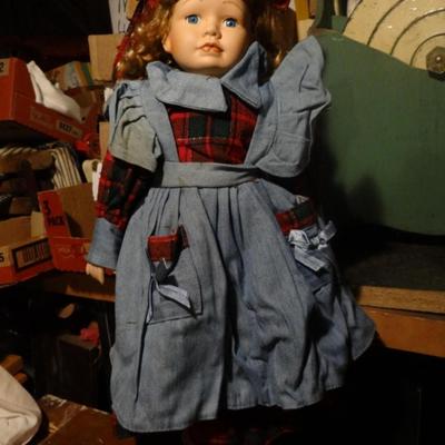 COLLECTIBLE PORCELAIN DOLLS