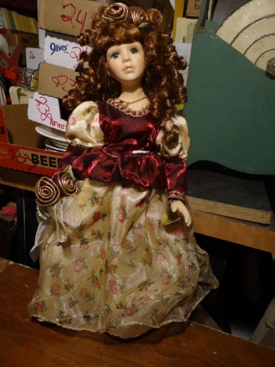 COLLECTIBLE PORCELAIN DOLL