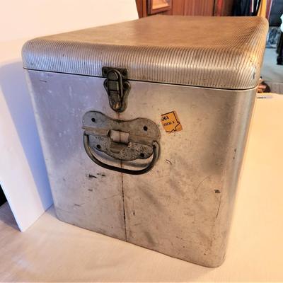Lot #114  Great Vintage JAX BEER Ice Chest - all original