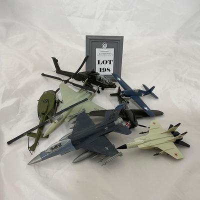 -198- VINTAGE | Mixed Group Of Airplane & Helicopter Figures