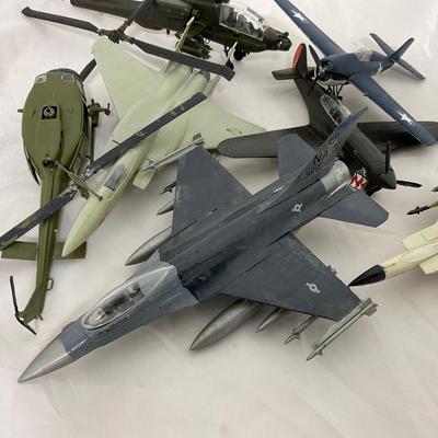 -198- VINTAGE | Mixed Group Of Airplane & Helicopter Figures