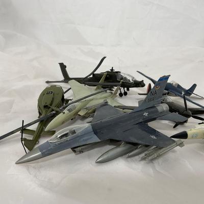 -198- VINTAGE | Mixed Group Of Airplane & Helicopter Figures