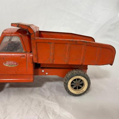 -201- VINTAGE | 1960â€™s Orange Tonka Dump Truck