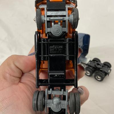 -203- COLLECTIBLE | Toy Semi Trucks
