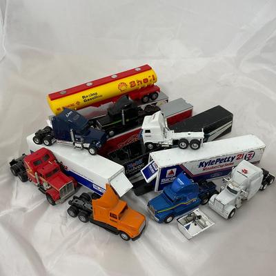 -203- COLLECTIBLE | Toy Semi Trucks