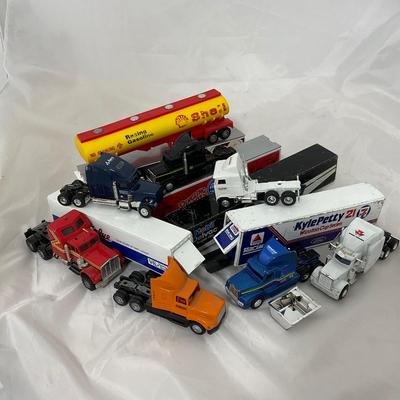 -203- COLLECTIBLE | Toy Semi Trucks