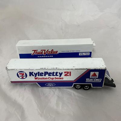 -203- COLLECTIBLE | Toy Semi Trucks
