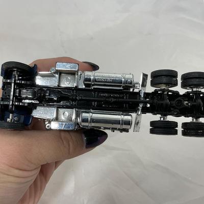 -203- COLLECTIBLE | Toy Semi Trucks