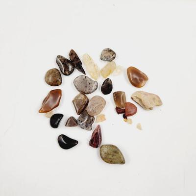 MULTI STONE INCLUDING QUARTZ CRYSTAL ROCK CHIPS