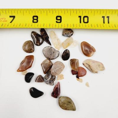 MULTI STONE INCLUDING QUARTZ CRYSTAL ROCK CHIPS