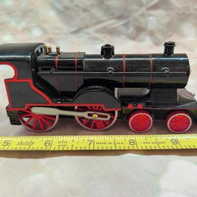 FUN DIECAST LIGHT/SOUND TRAIN W/ PULLBACK ACTION