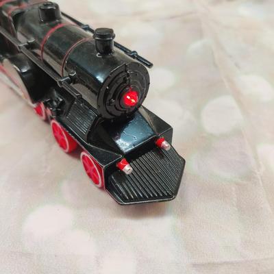 FUN DIECAST LIGHT/SOUND TRAIN W/ PULLBACK ACTION