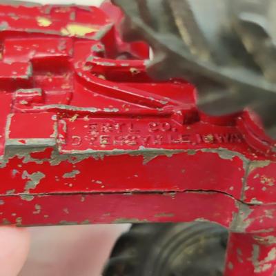 VINTAGE 1960'S ERTL INTERNATIONAL FARMALL 656 DIECAST FARM TRACTOR