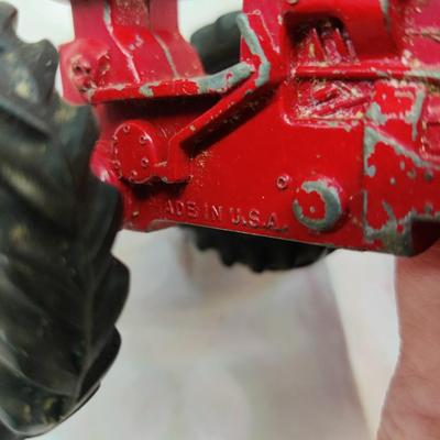 VINTAGE 1960'S ERTL INTERNATIONAL FARMALL 656 DIECAST FARM TRACTOR