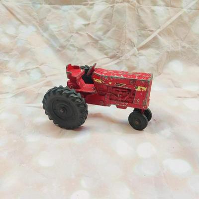 VINTAGE 1960'S ERTL INTERNATIONAL FARMALL 656 DIECAST FARM TRACTOR