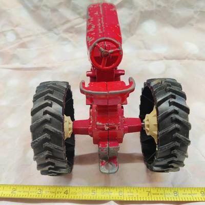 VINTAGE 1969 ERTL INTERNATIONAL HARVESTER 544 DIECAST LARGE FARM TRACTOR