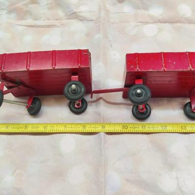VINTAGE ERTL METAL FARM WAGON LOT