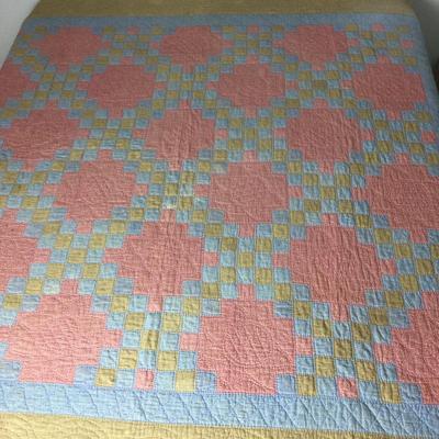 960 Vintage Diamond Block Quilt 70â€ x 80â€
