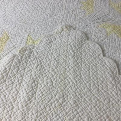 961 Vintage Yellow & White Basket Quilt 70â€ x 73â€