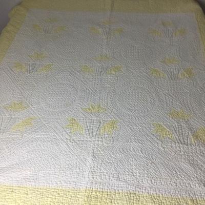 961 Vintage Yellow & White Basket Quilt 70â€ x 73â€