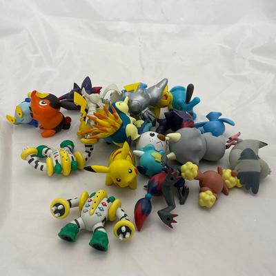 -234- COLLECTIBLE | Vintage PokÃ©mon Figures