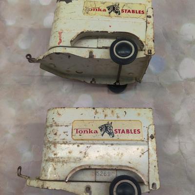 VINTAGE TONKA STABLES TOY TRAILER LOT
