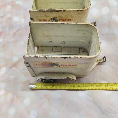 VINTAGE TONKA STABLES TOY TRAILER LOT