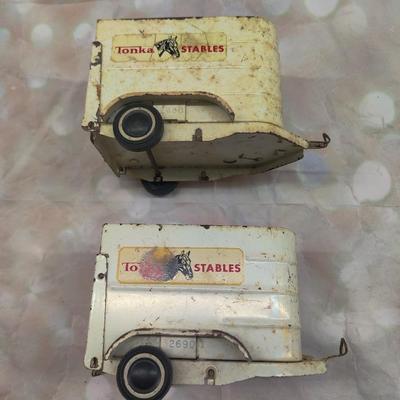 VINTAGE TONKA STABLES TOY TRAILER LOT