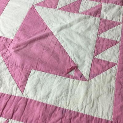 962 Vintage Pink & White Basket Quilt 69â€ x 79â€
