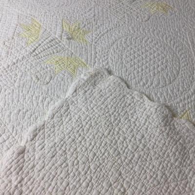 963 Vintage Yellow & White Basket Quilt 73â€ x 76â€