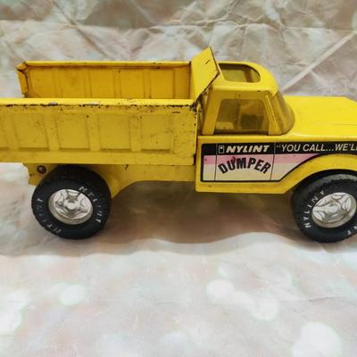 VINTAGE 1978/79 NYLINT DUMPER TRUCK "YOU CALL... WE'LL HAUL"