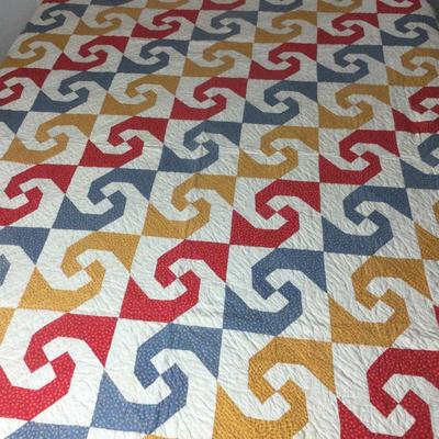 964 Vintage Cooperative dâ€™Arts Domestiques Quebec Swirl Quilt
