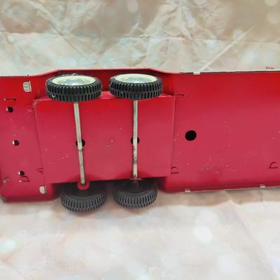 VINTAGE 1970'S NYLINT FIRE DEPARTMENT RED FIRE TRUCK W/ LADDERS