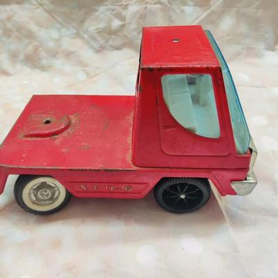 VINTAGE 1970'S NYLINT FIRE DEPARTMENT RED FIRE TRUCK W/ LADDERS