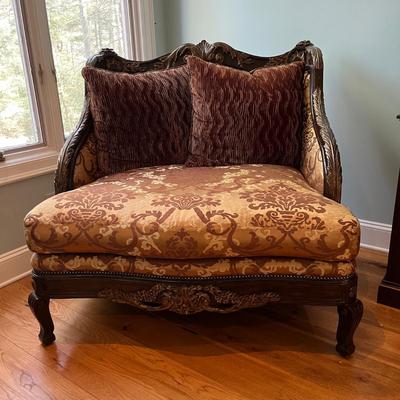 Extra Wide Chair With Matching Ottoman (LR-MG)