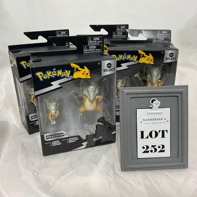 -252- COLLECTIBLE | PokÃ©mon Cubone & Marowak Evolution Figures