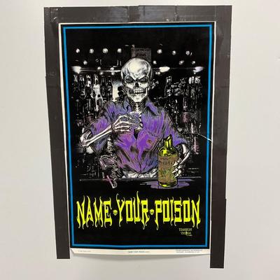 -255- COLLECTIBLE | Vintage Skull Blacklight Poster