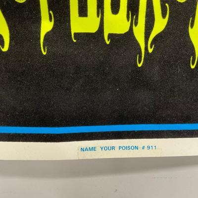 -255- COLLECTIBLE | Vintage Skull Blacklight Poster