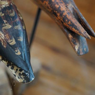 PAIR OF VINTAGE HAND CARVED AND FOLK ART PAINTED SHORE BIRDS