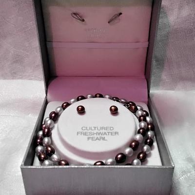 Gorgeous Cultured Freshwater Pearl 6 mm  17" Necklace and Earrings