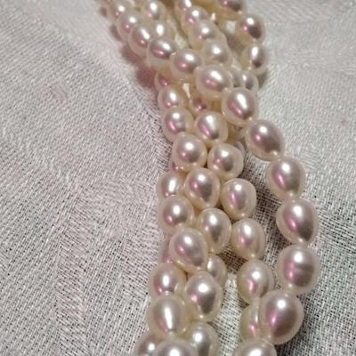 Beautiful 17" 5 Strand 5.5 mm Torsade Necklace