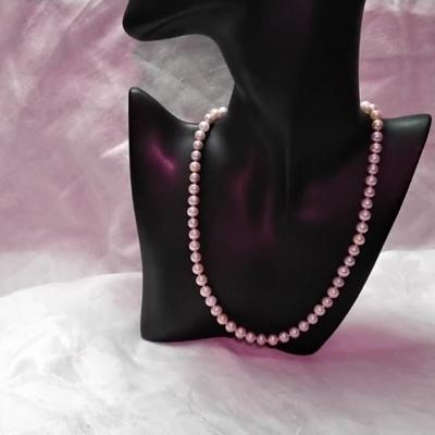 Gorgeous High Luster Pastel Lavender and Pink 7mm Pearl 17" Necklace with `14k Clasp